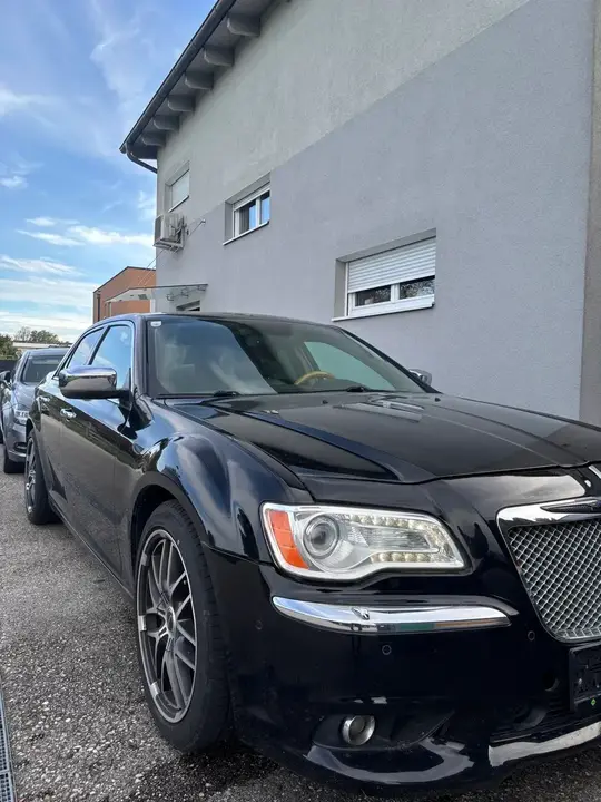Lancia Thema 2013 photo 2
