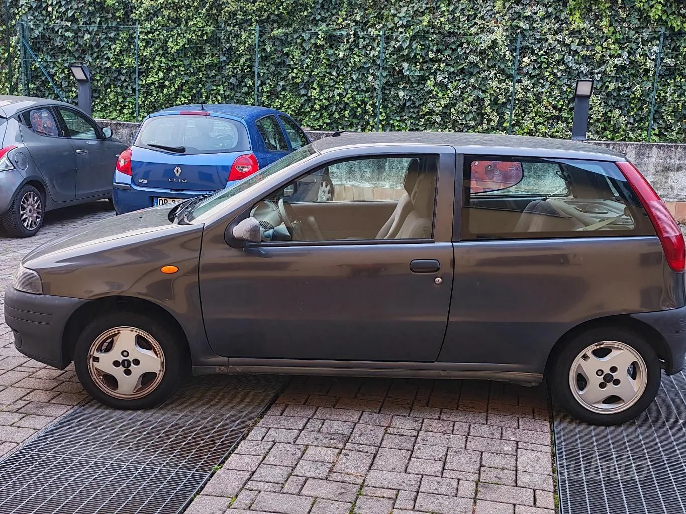 Fiat Punto 1994 photo 2