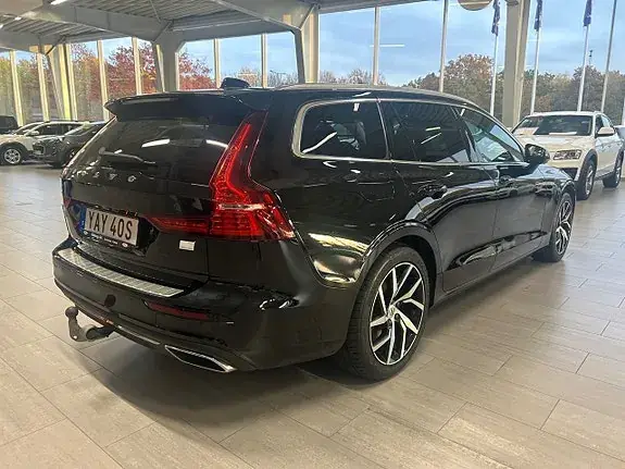 Volvo V60 2021 photo 3