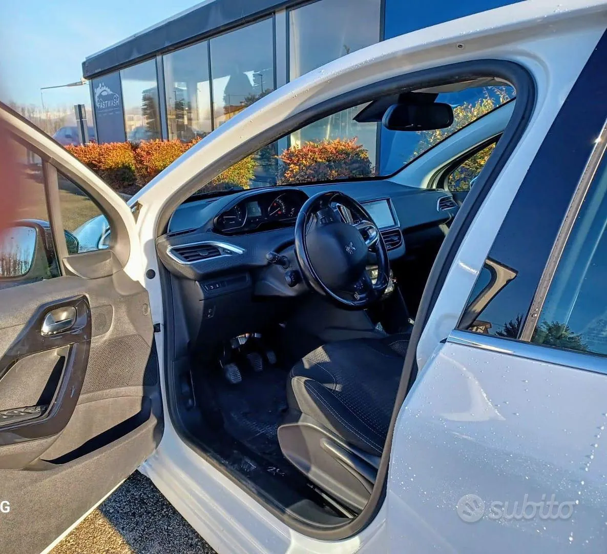 Peugeot 208 2016 photo 2