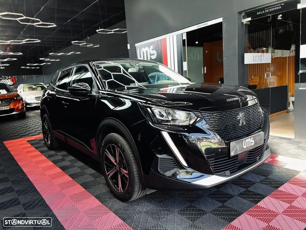 Peugeot E-2008