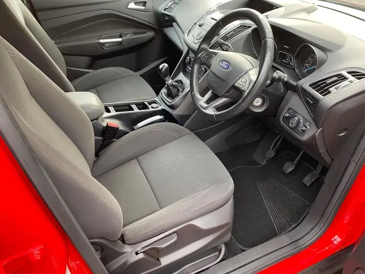 Ford C-Max 2017 photo 4