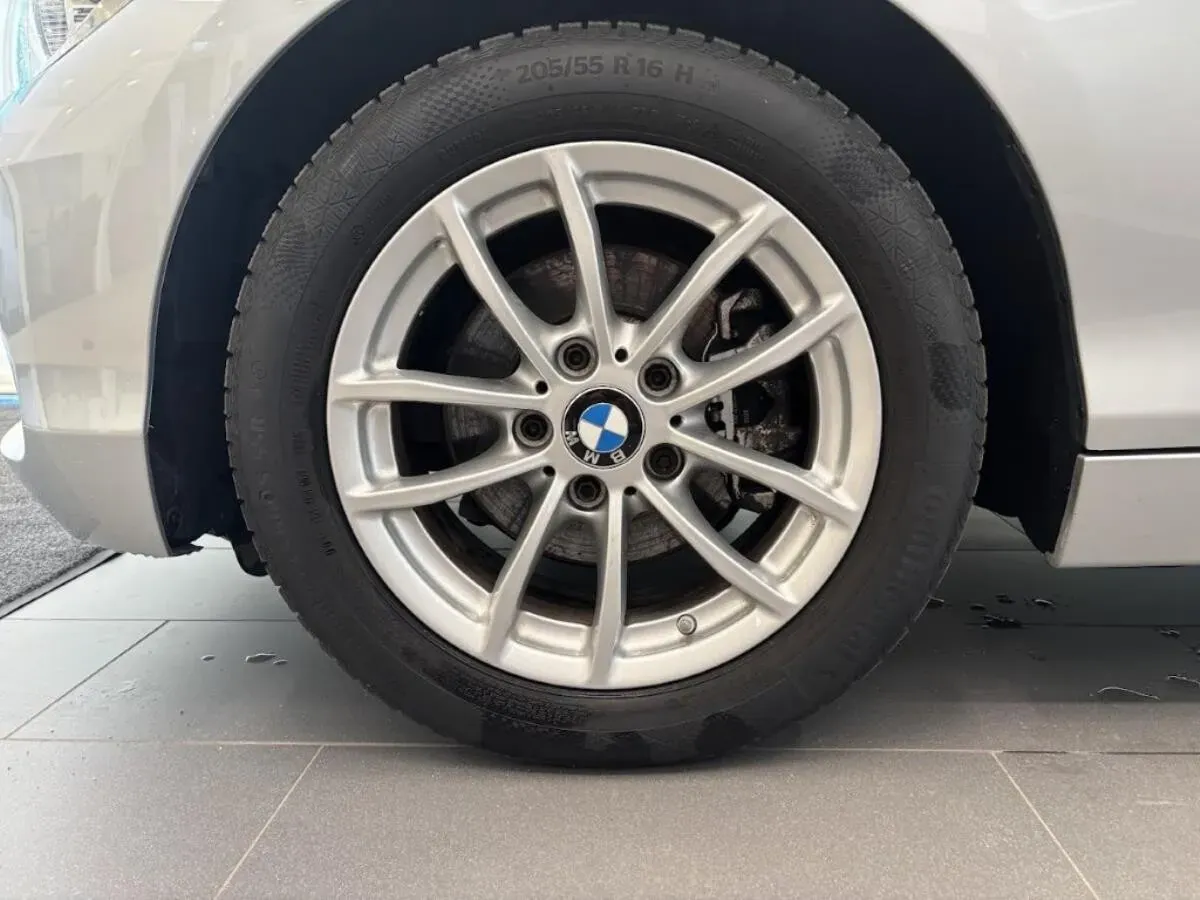 BMW 1 Series 2019 photo 2