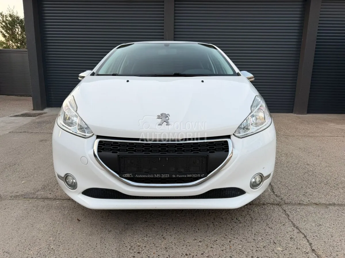 Peugeot 208 2014 photo 4