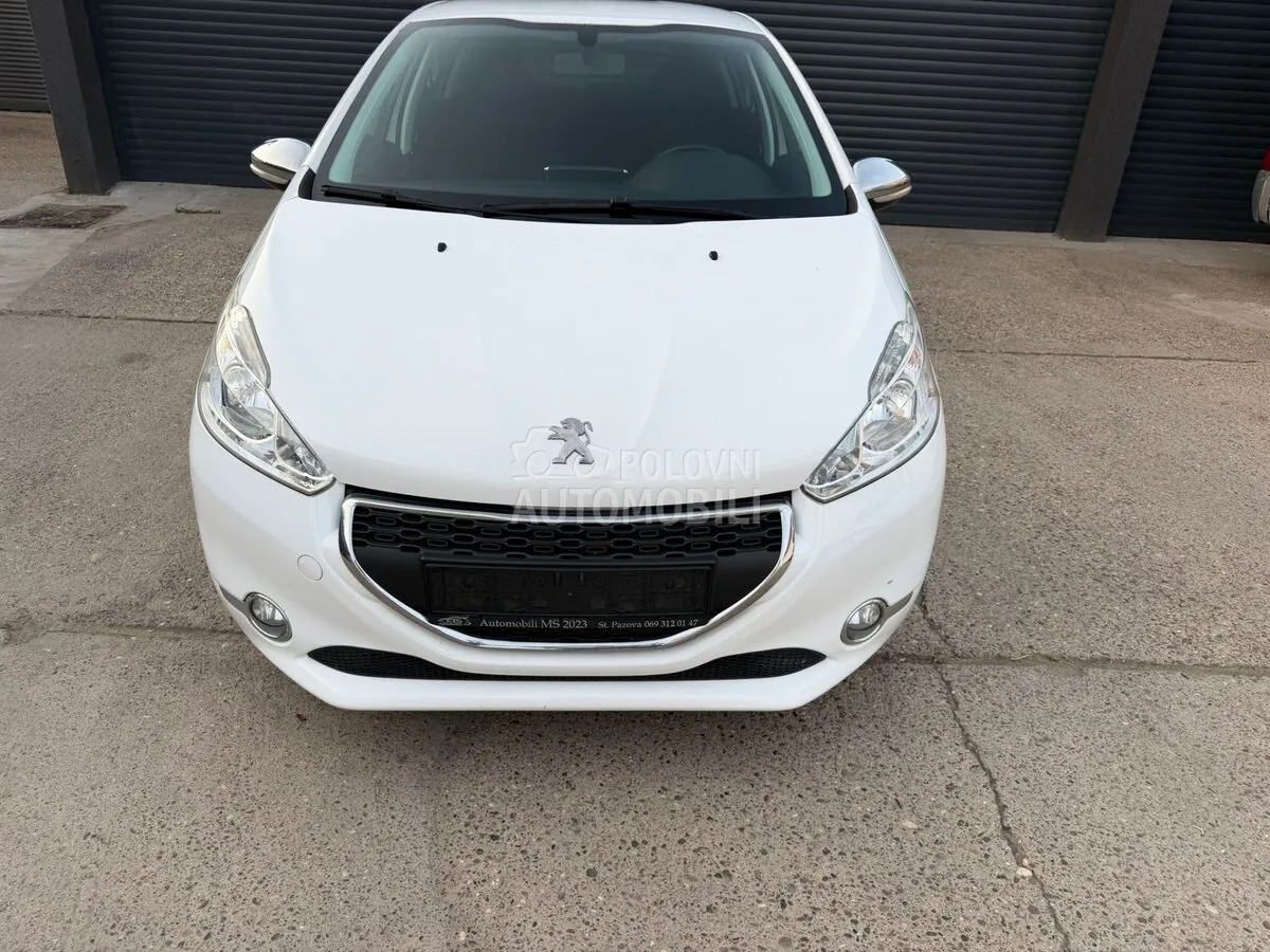 Peugeot 208 2014 photo 3
