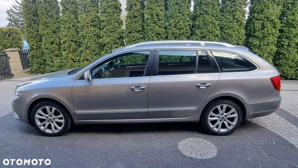 Skoda Superb 2013 photo 3