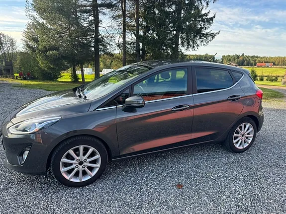 Ford Fiesta 2018 photo 2