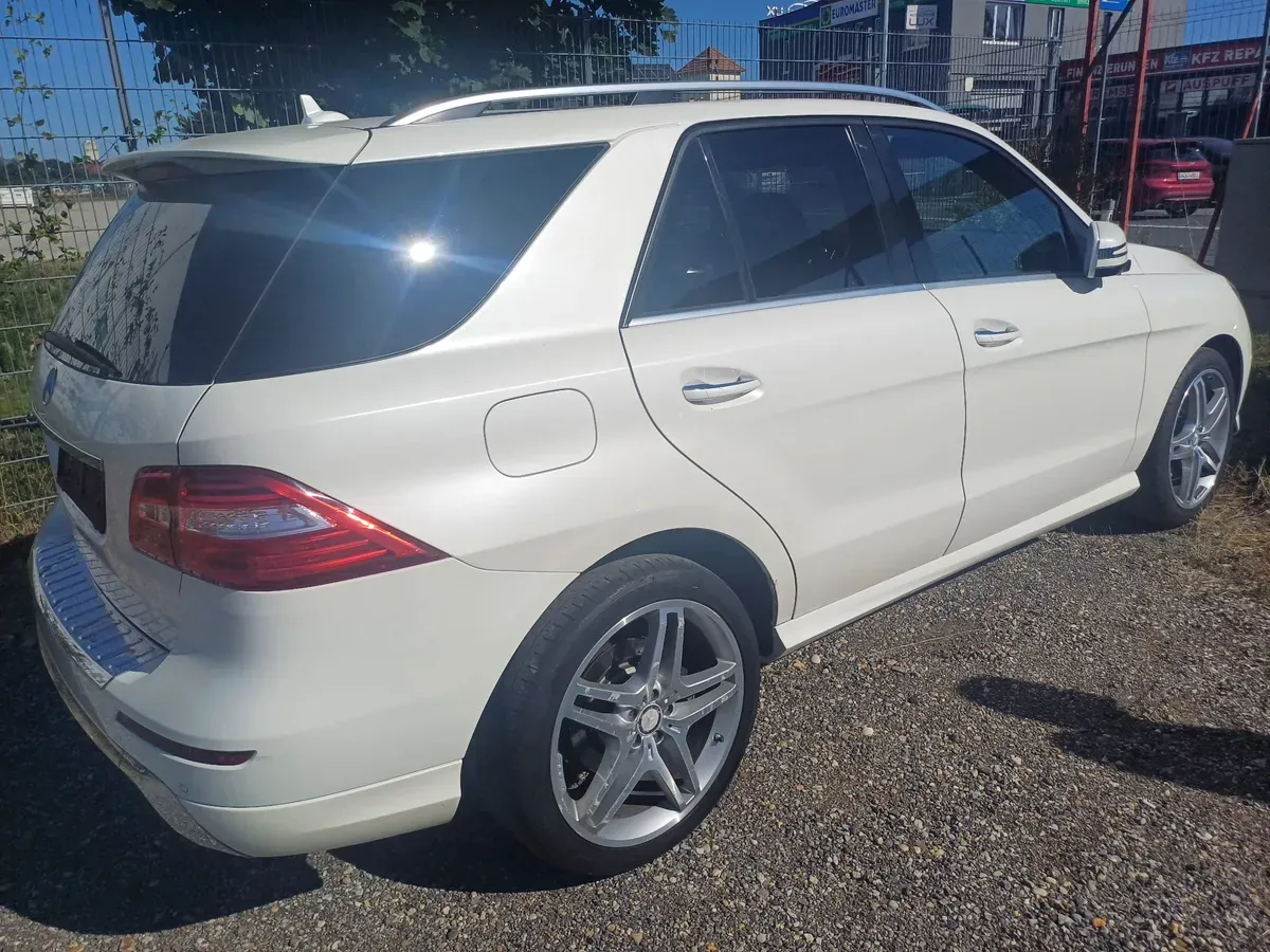 Mercedes-Benz M-Class 2012 photo 3