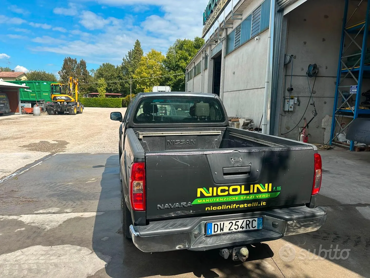 Nissan Navara 2009 photo 2