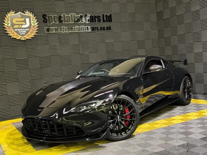 Aston Martin Vantage 2022 photo 5