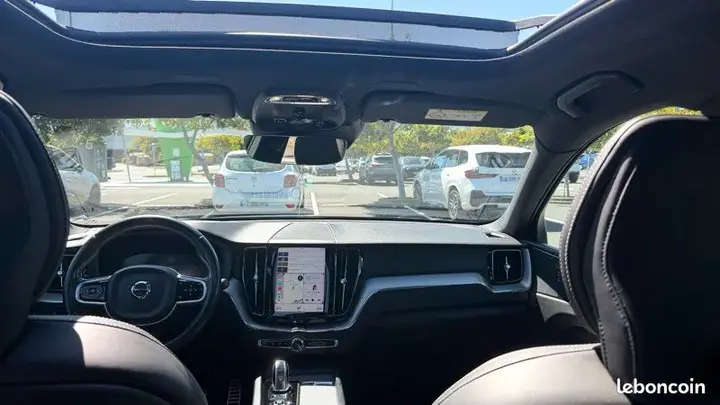 Volvo Xc60 2019 photo 3