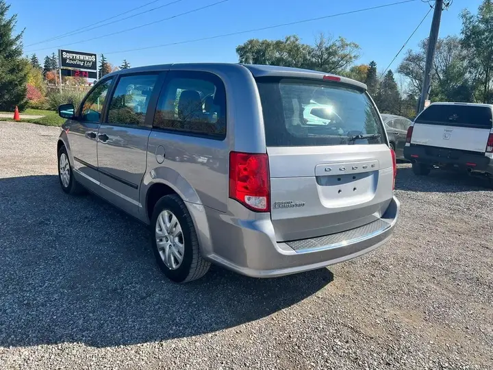 Dodge Grand Caravan 2017 photo 3