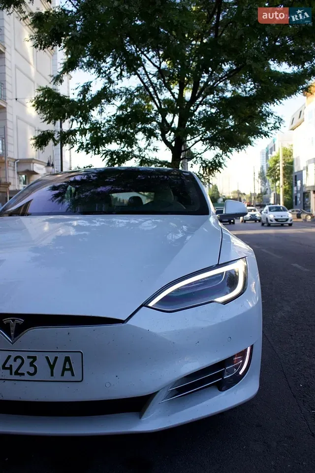 Tesla Model S 2020 photo 5