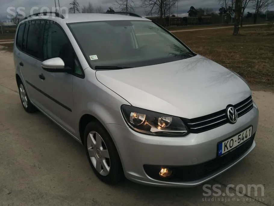 Volkswagen Touran 2012 photo 3