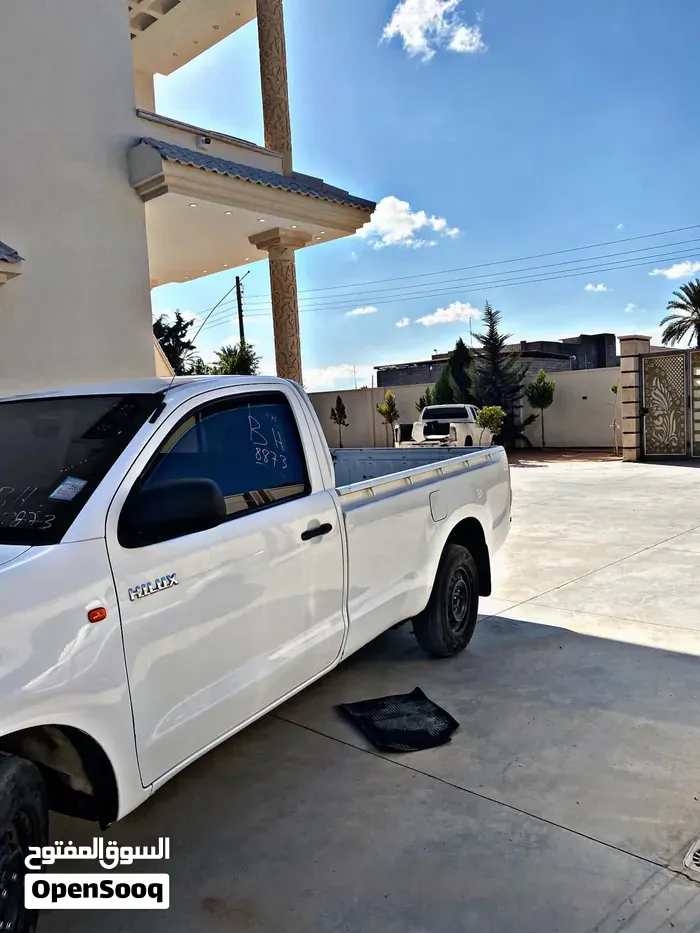Toyota Hilux 2013 photo 2