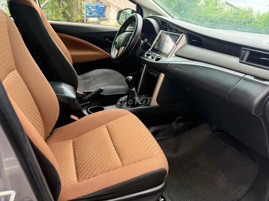 Toyota Innova 2017 photo 2