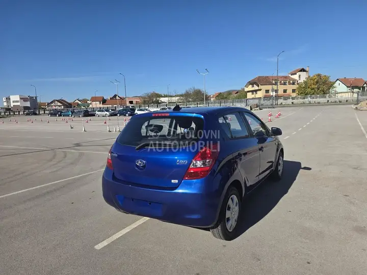 Hyundai I20 2010 photo 4