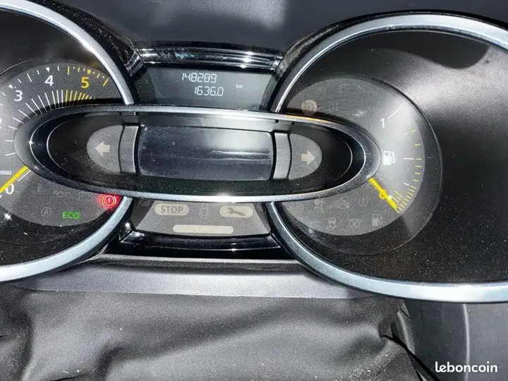 Renault Clio 2015 photo 2