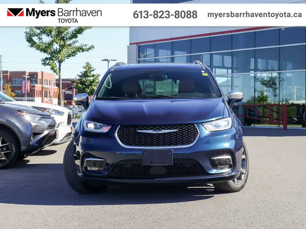 Chrysler Pacifica 2022 photo 2
