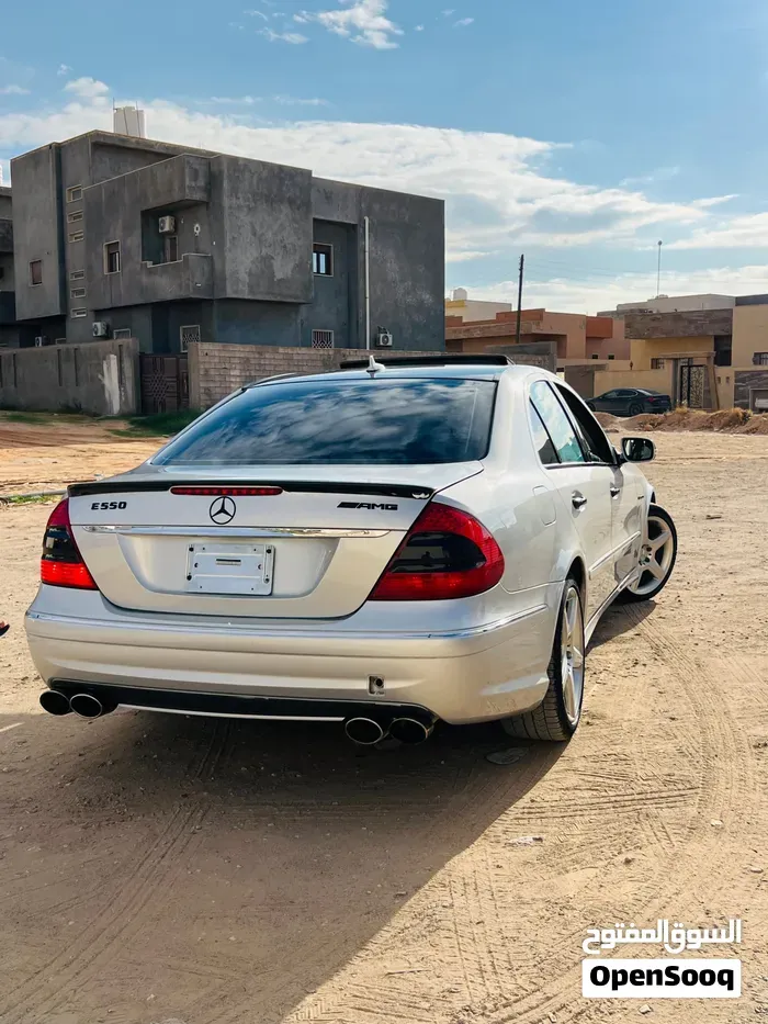 Mercedes-Benz E-Class 2009 photo 2