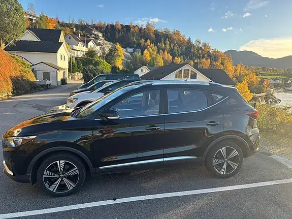 MG Zs Ev 2021 photo 2