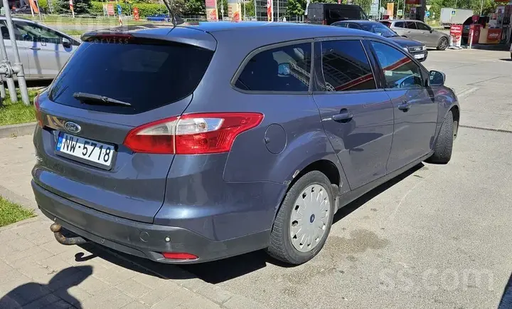 Ford Focus 2014 photo 2