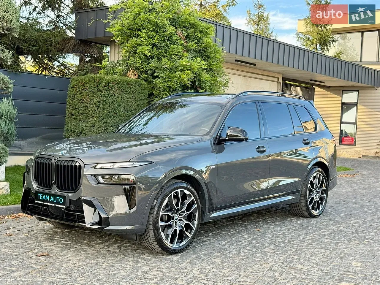 BMW X7 2025 photo 2