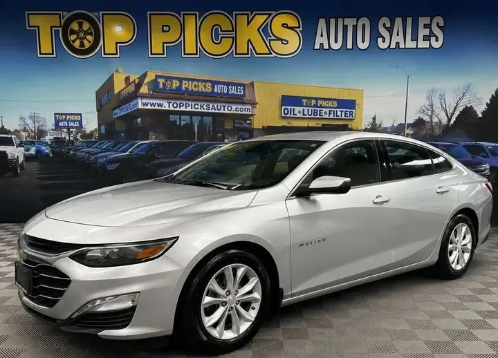 Chevrolet Malibu 2022 photo 2