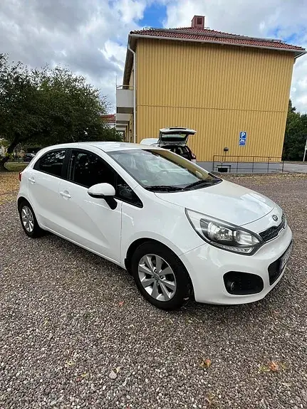 Kia Rio 2012 photo 2
