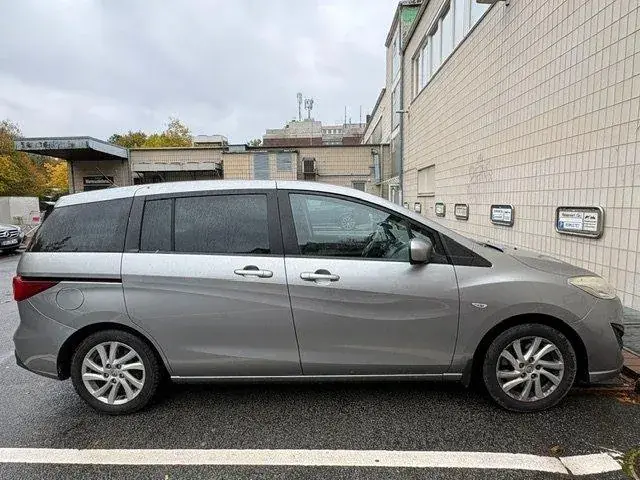 Mazda 5