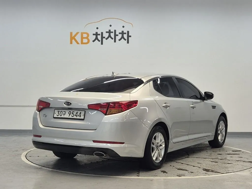 Kia K5 2011 photo 3