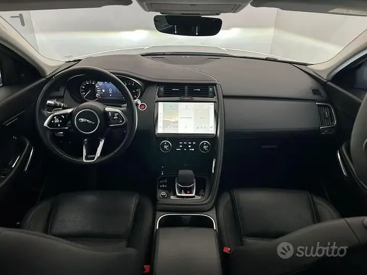 Jaguar E-Pace 2022 photo 4