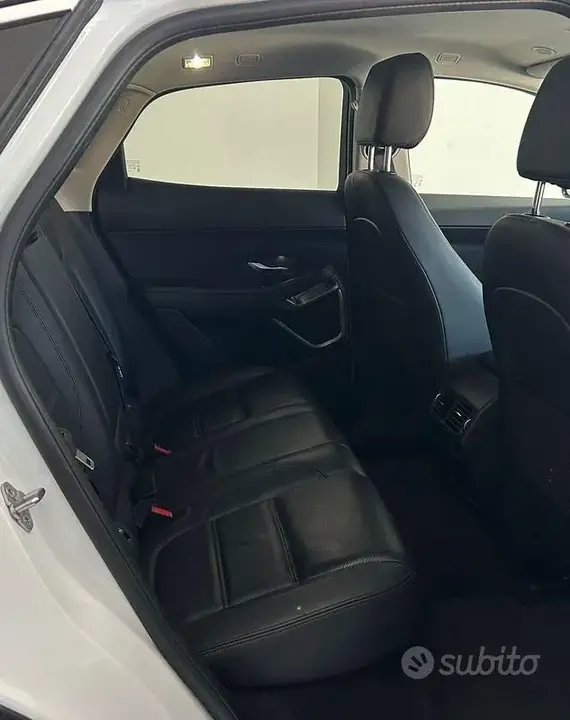Jaguar E-Pace 2022 photo 5