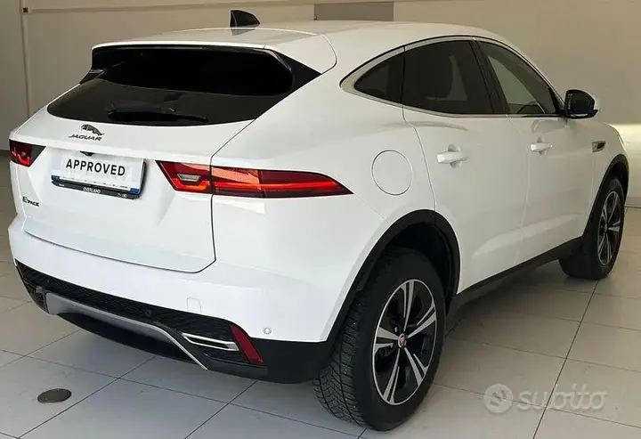 Jaguar E-Pace 2022 photo 2