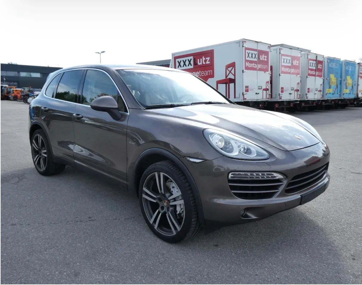 Porsche Cayenne 2013 photo 2