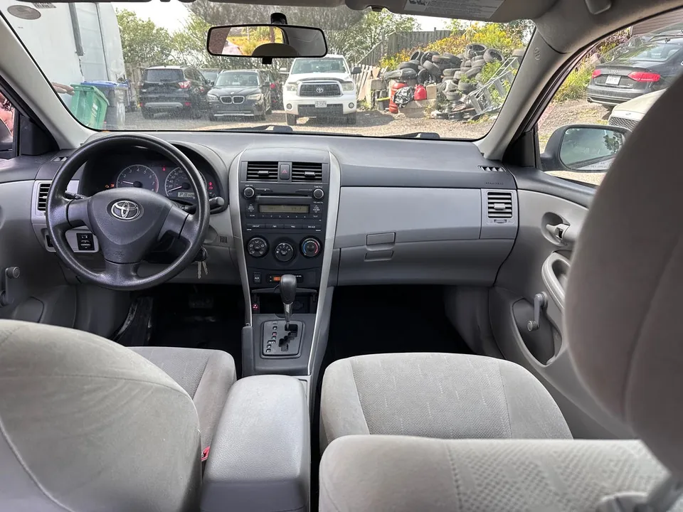 Toyota Corolla 2011 photo 2