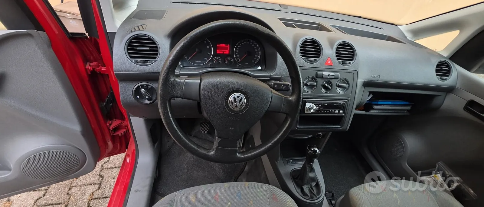 Volkswagen Caddy Maxi 2010 photo 5