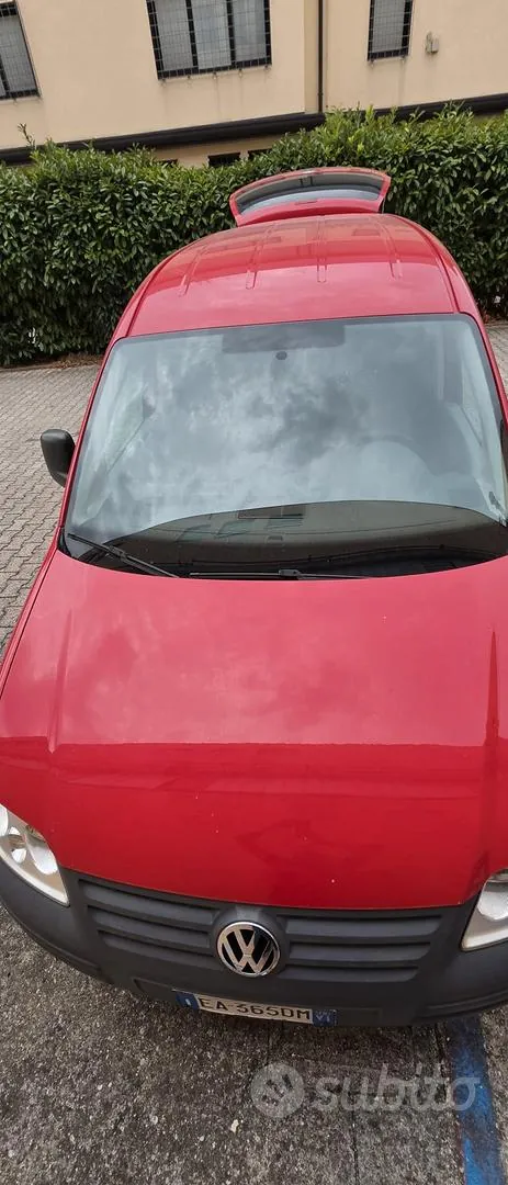 Volkswagen Caddy Maxi 2010 photo 2