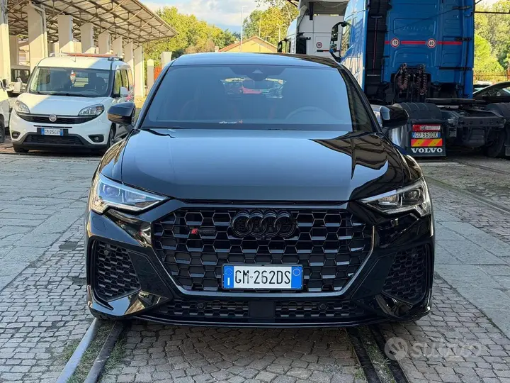 Audi Q3 2022 photo 2