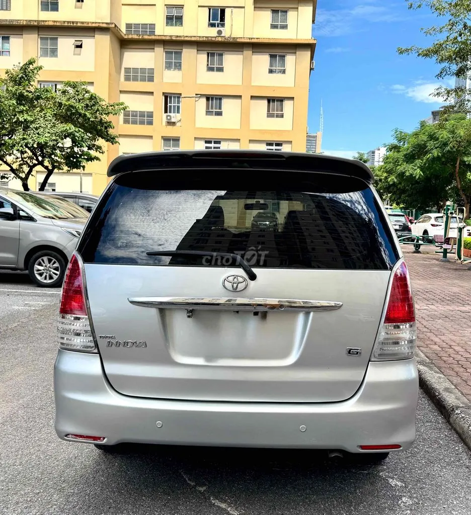 Toyota Innova 2011 photo 4