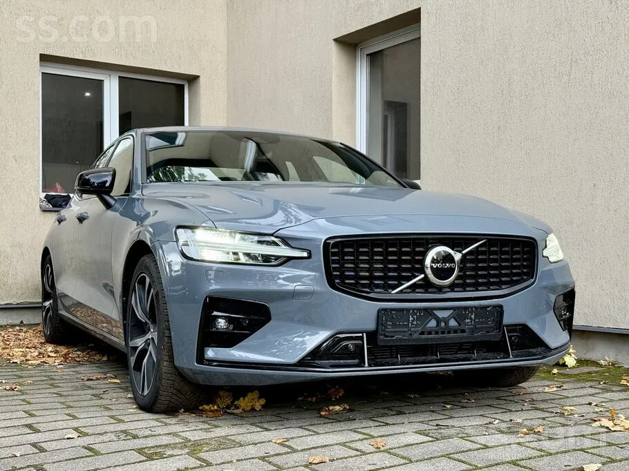 Volvo S60 2022 photo 2