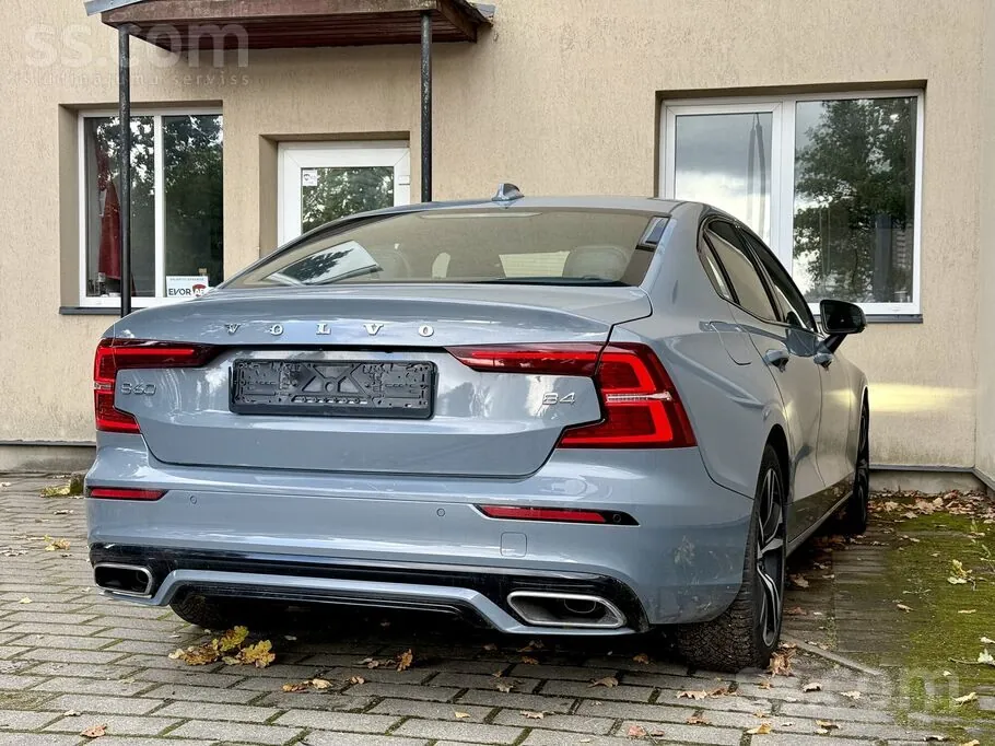 Volvo S60 2022 photo 3