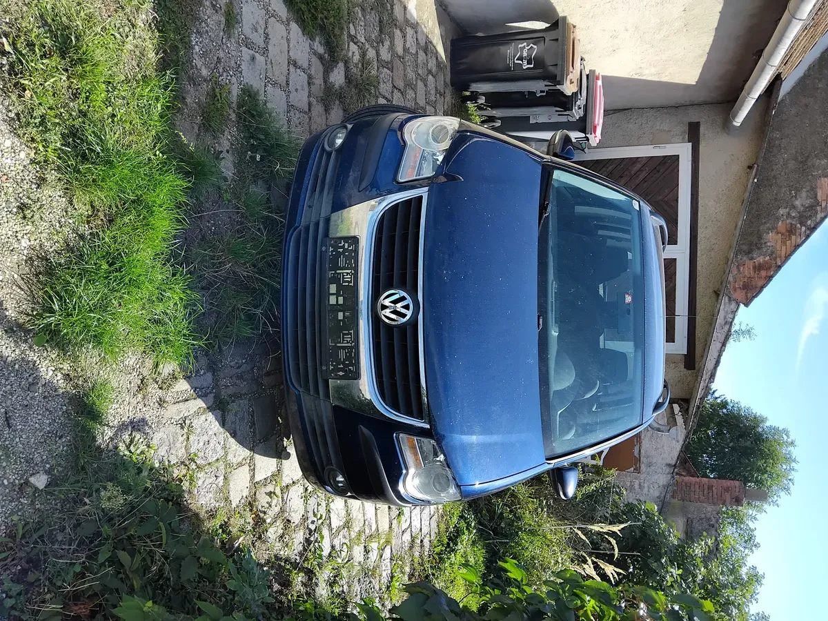 Volkswagen Touran 2009 photo 3