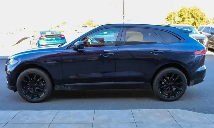 Jaguar F-Pace 2018 photo 2