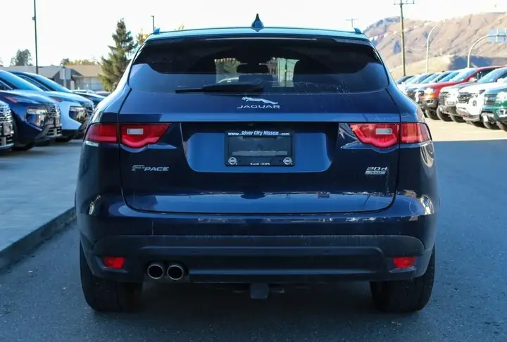 Jaguar F-Pace 2018 photo 4