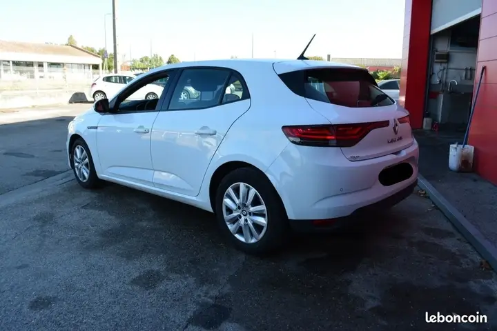 Renault Megane 2022 photo 2