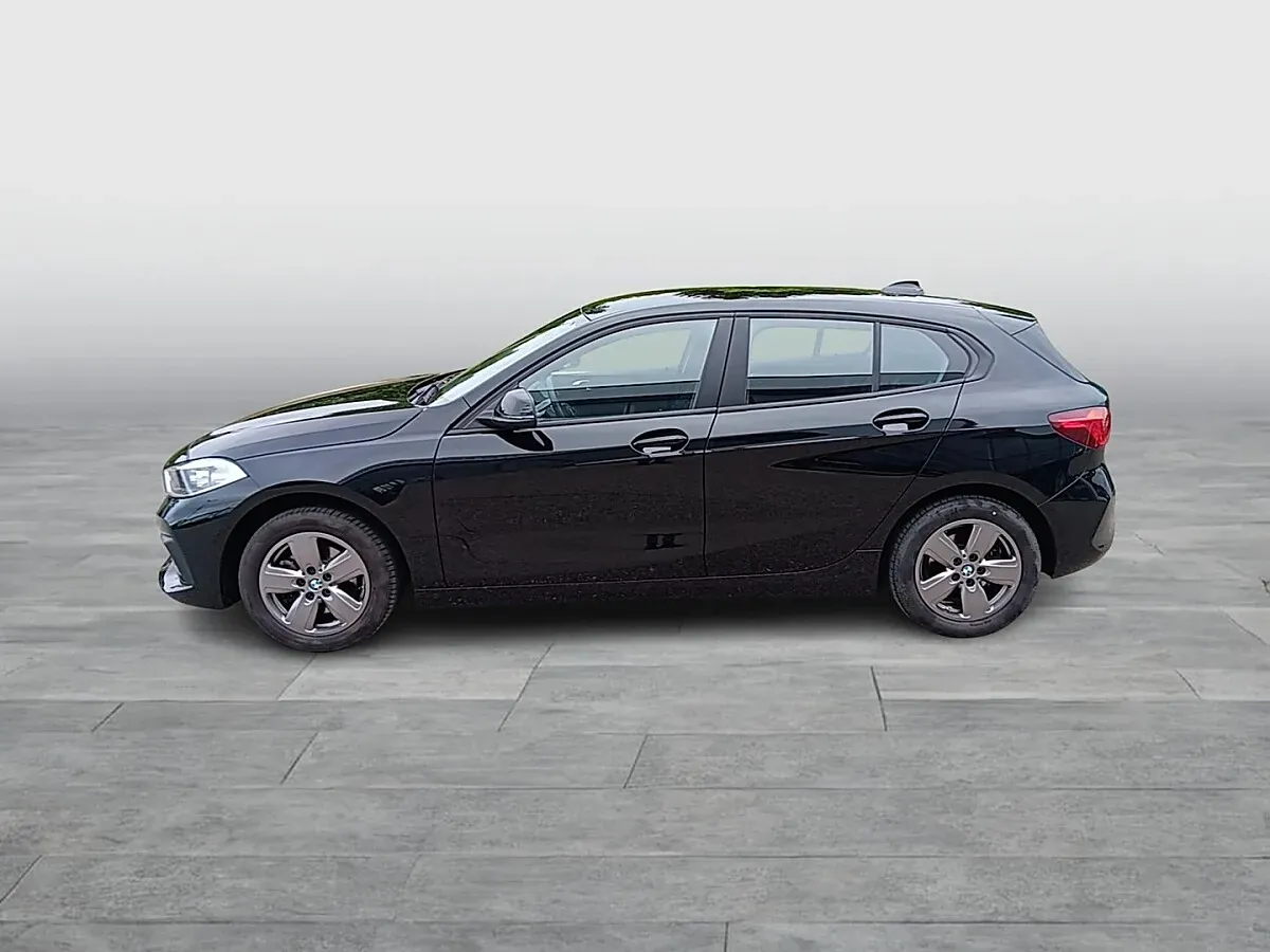 BMW 1 Series 2022 photo 2