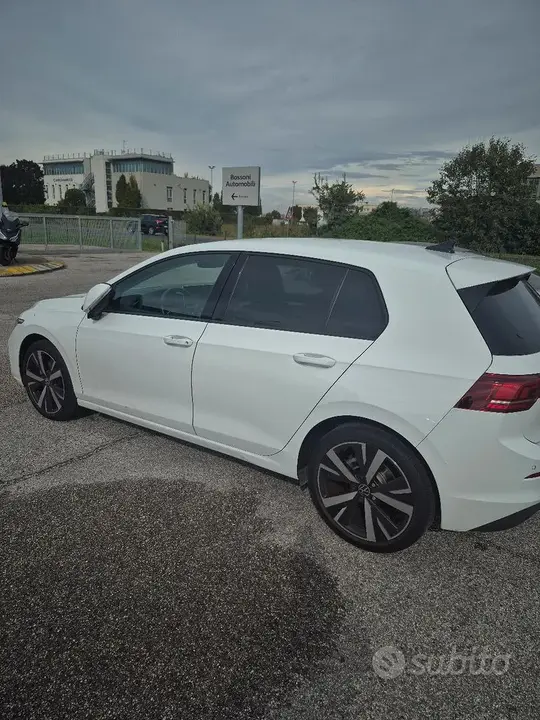 Volkswagen Golf 2024 photo 3