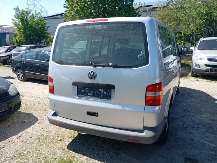 Volkswagen T5 2009 photo 3