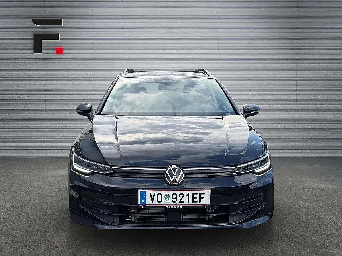 Volkswagen Golf 2026 photo 2